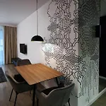 Apartman Come&stay Wola Varsó