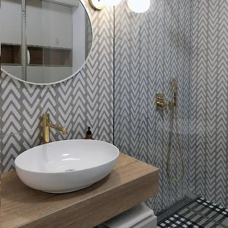 Come&stay Wola 아파트 *