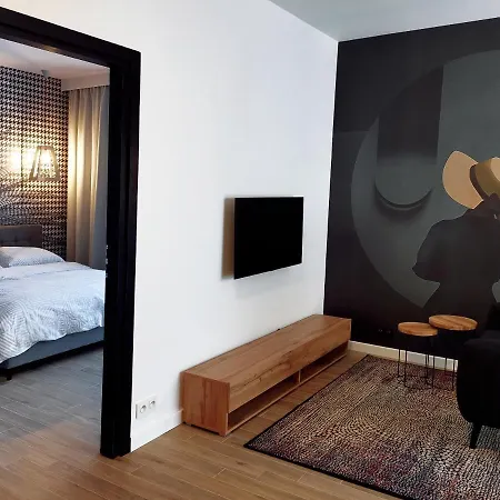 Come&stay Wola 아파트